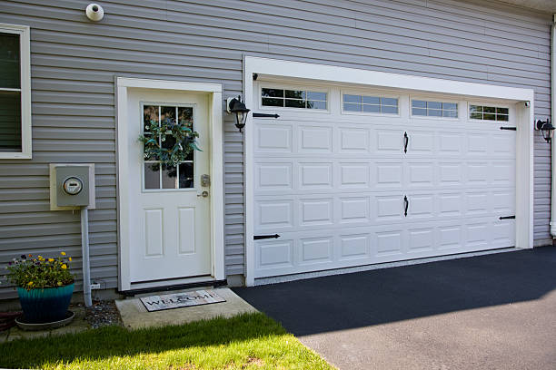 24/7 Emergency Garage Door Roller Replacement experts in Ennis, TX
